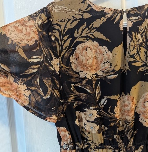 Hayden | Floral Asymmetrical Hem Dress - Picture 6 of 7